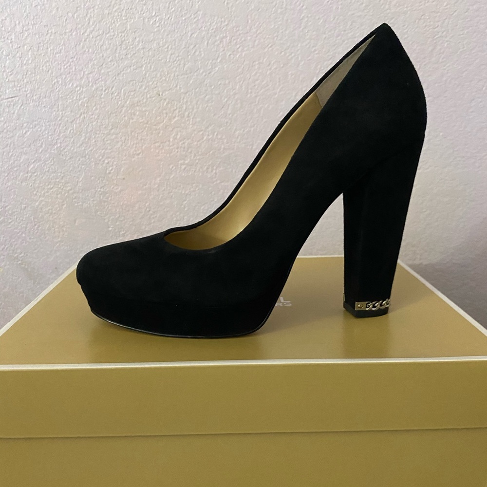Michael Kors Black Pumps